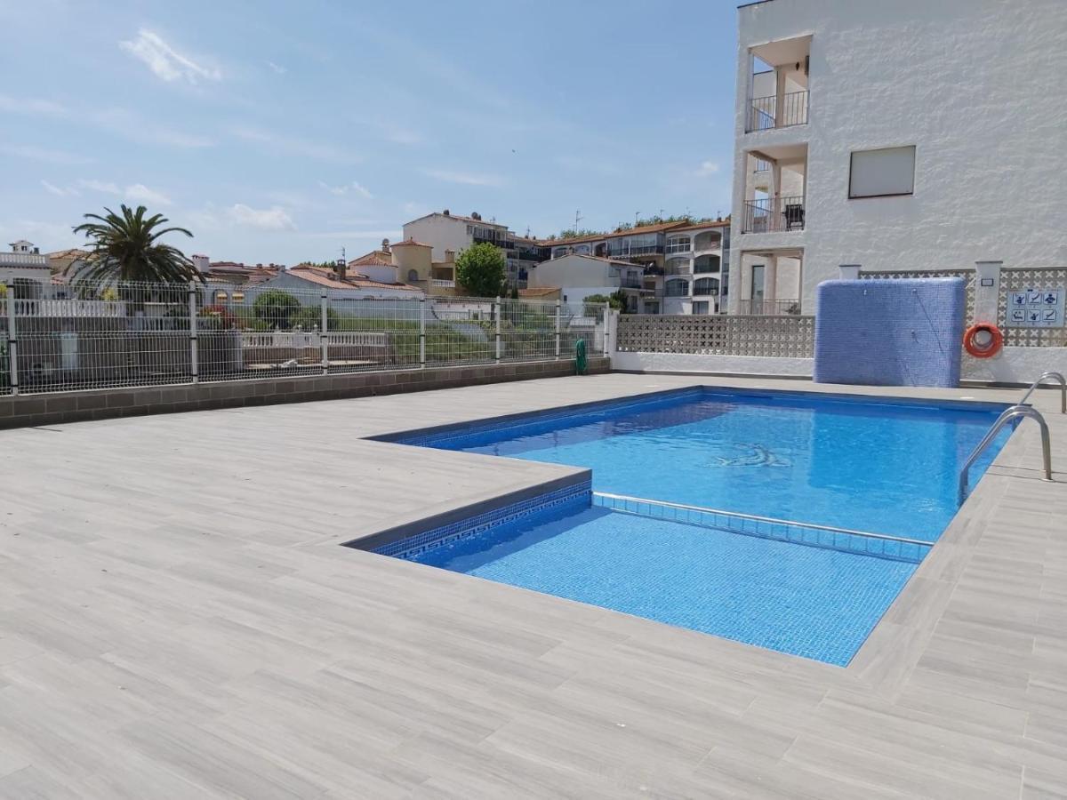 Apartament Amb Piscina Empuriabrava Eksteriør billede