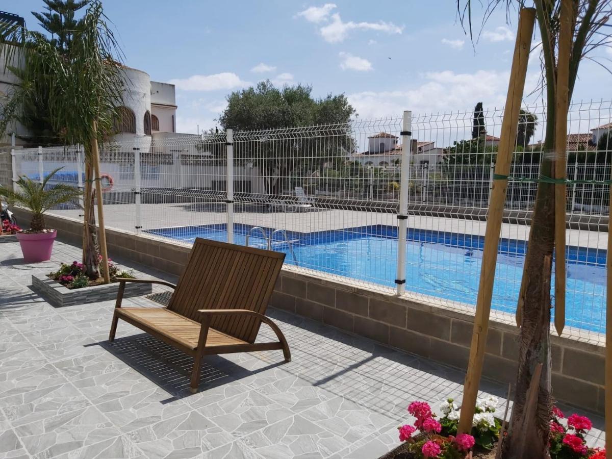 Apartament Amb Piscina Empuriabrava Eksteriør billede