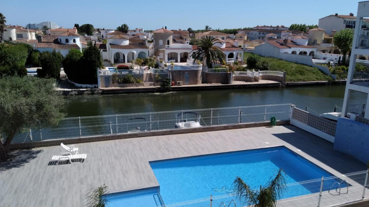 Apartament Amb Piscina Empuriabrava Eksteriør billede